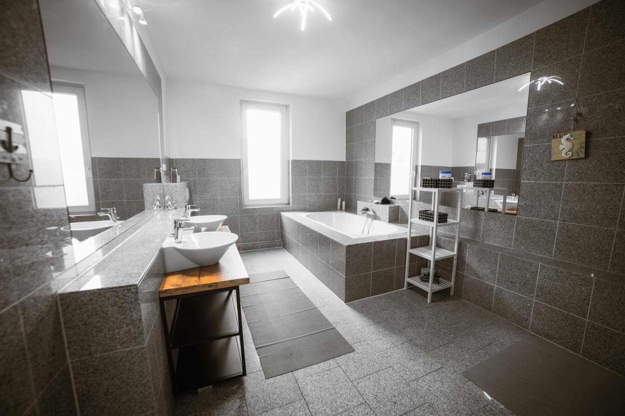 Exklusives Apartment Im Historischen Wohnhaus Mit Kamin, Bad & Viel Platz Бремерхафен Экстерьер фото